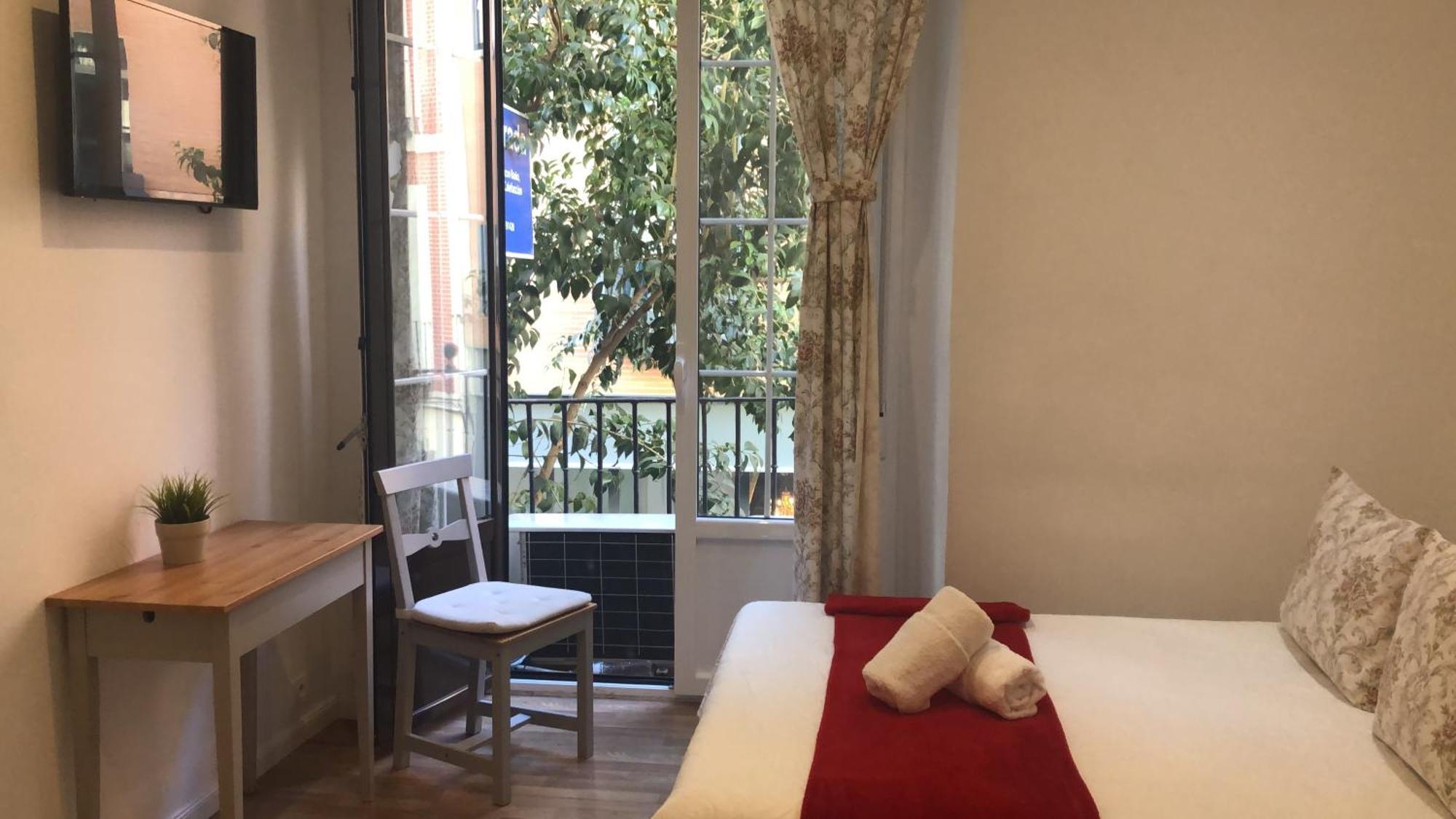 Ch Prada Hotel Madrid Bagian luar foto